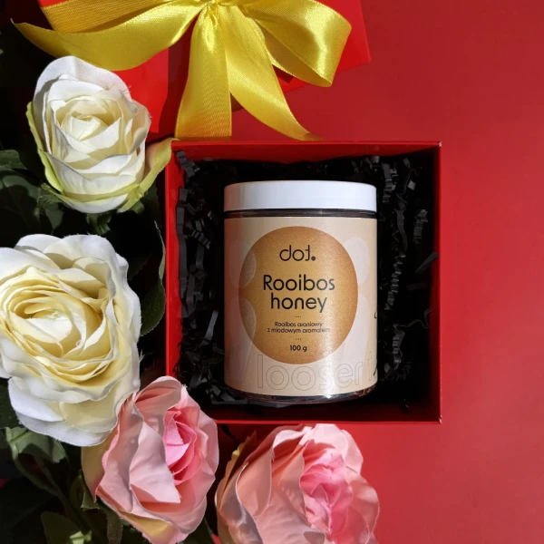 Zestaw z herbatą Rooibos honey w czerwonym pudełeczku