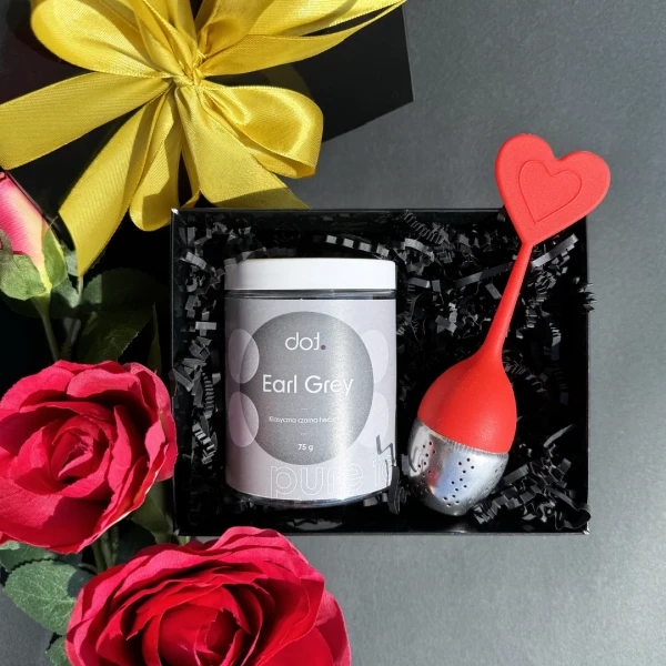Zestaw z herbatą Earl Grey i zaparzaczem w czarnym pudełeczku